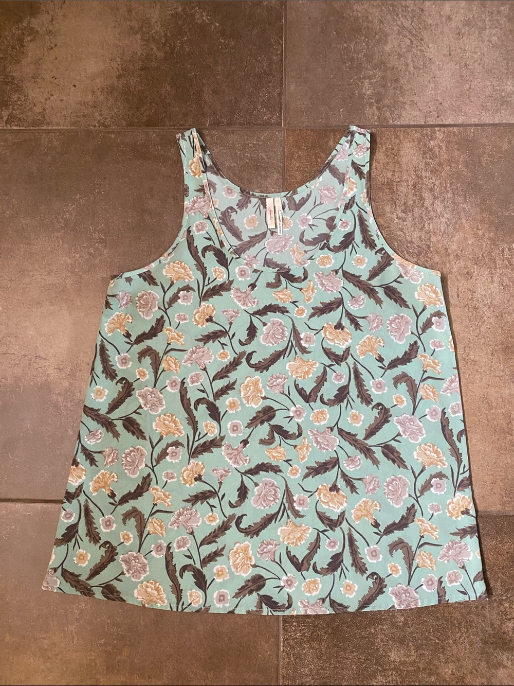 Sleeveless Floral Tank Top in Mint Green